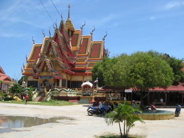 Комплекс "Многорукий Будда", Ват Плай Лаем