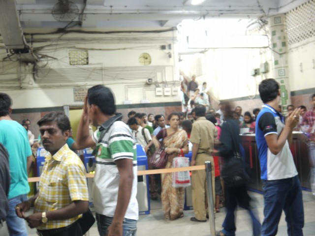 касса в метро. дальше снимать нельзя касса в метро. дальше снимать нельзя