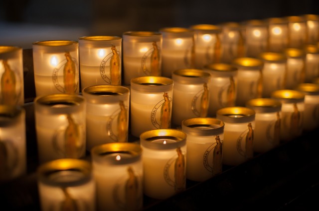 внутри Нотр-Дам де Пари внутри Нотр-Дам де Пари