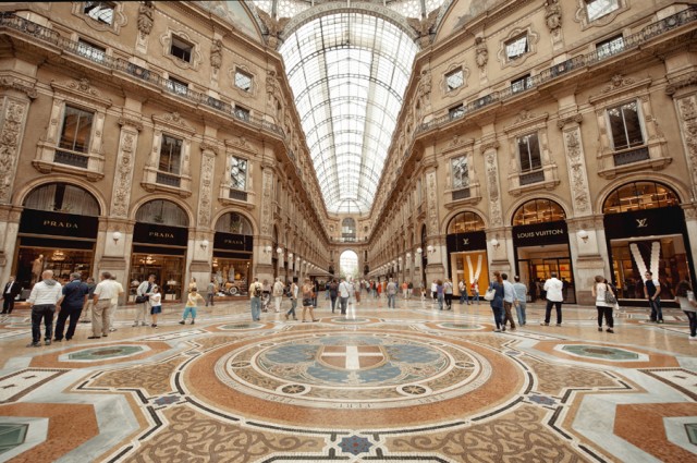 самый знаменитый пассаж на площади Дуомо самый знаменитый пассаж на площади Дуомо