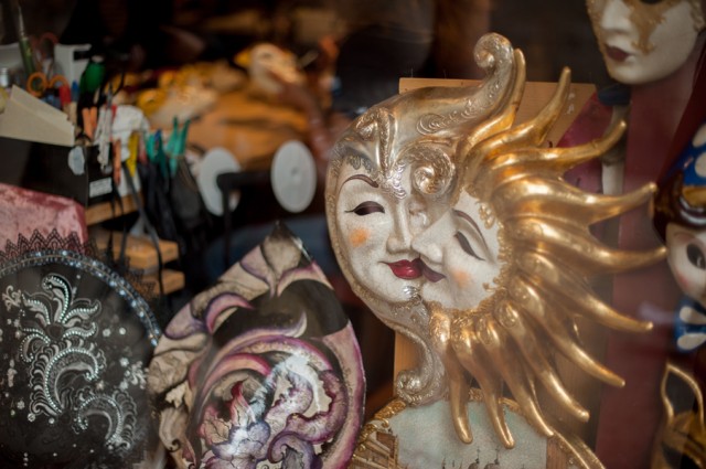 невероятное количество масок невероятное количество масок