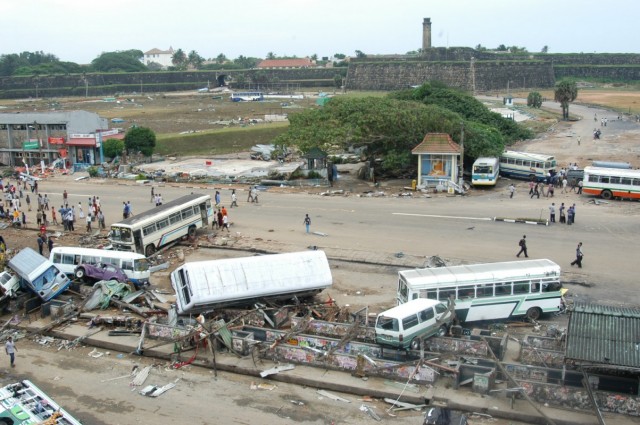27 декабря 2004. Полностью уничтоженная старая автобусная стоянка Гол