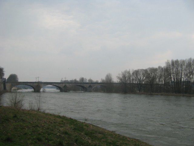 Другой мост через Луару Другой мост через Луару