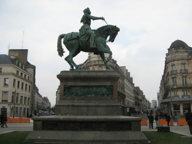 Памятник Жанне Д'Арк Памятник Жанне Д'Арк