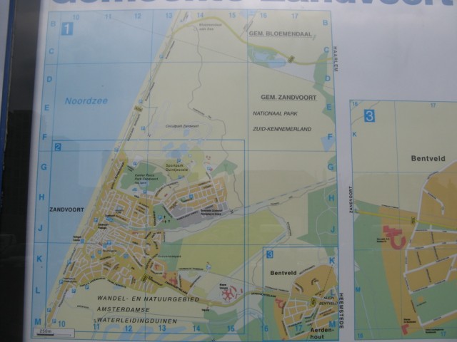 И окрестностей. Севернее по берегу - ещё одно пляжное место - Блёмендаль аан Зее. Туда тоже надо попасть))) И окрестностей. Севернее по берегу - ещё одно пляжное место - Блёмендаль аан Зее. Туда тоже надо попасть)))