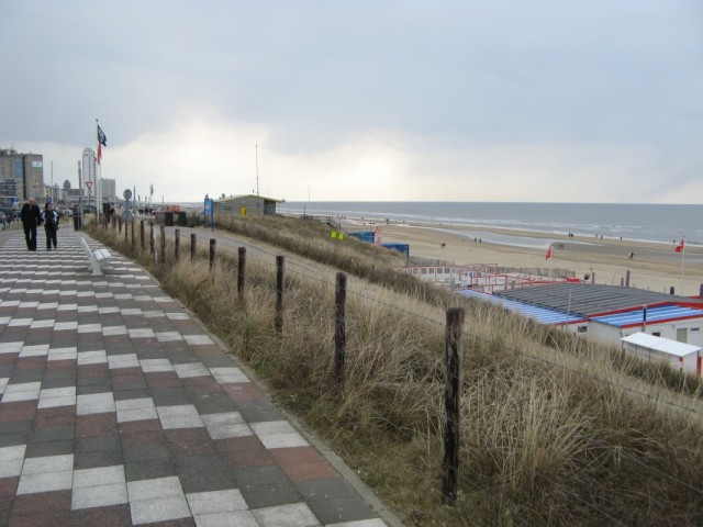 Пляж Зандвоорт. Отдых в немецком стиле %-))) Пляж Зандвоорт. Отдых в немецком стиле %-)))