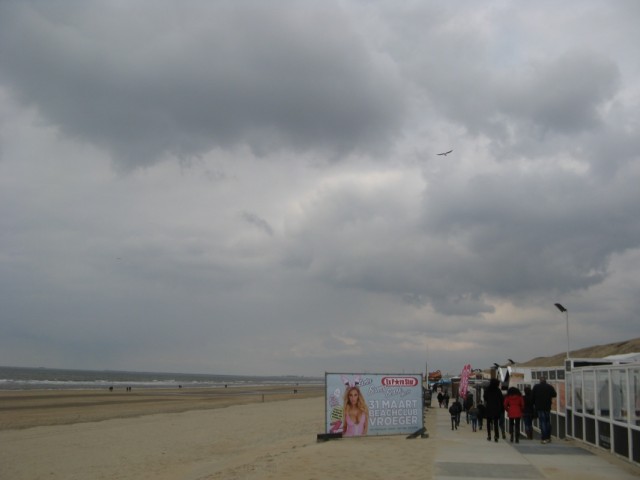 Более молодёжное и тусовочное место Более молодёжное и тусовочное место