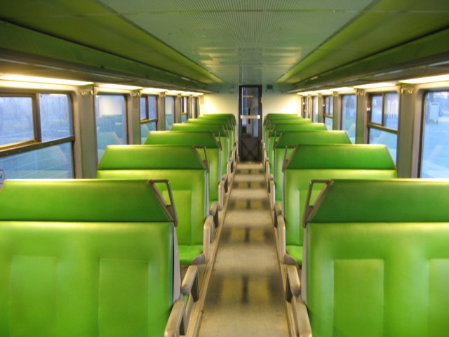 Электричка, салон 2 класса Электричка, салон 2 класса