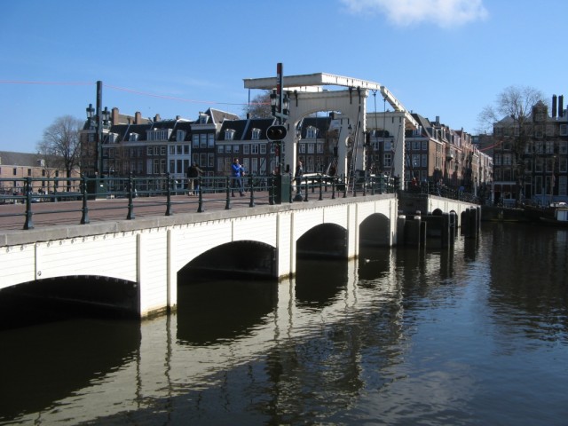 Skinny Bridge -    "",          ,      