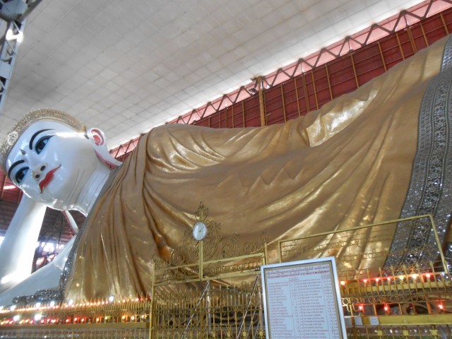 Чаутаджи Лежащий Будда. Янгон Чаутаджи Лежащий Будда. Янгон