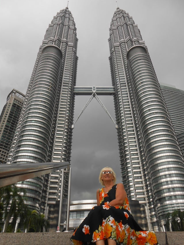 Петронасы Петронасы