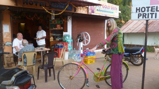 Cycledelic brtekfast in Priti Hotel.Gendalf comming