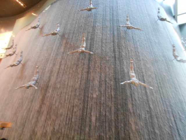 Дубай Молл водопад Дубай Молл водопад