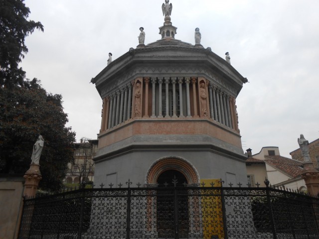 баптистерий баптистерий