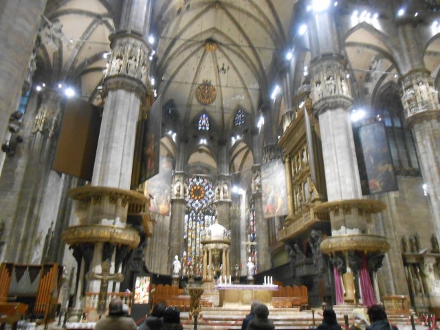 внутри внутри