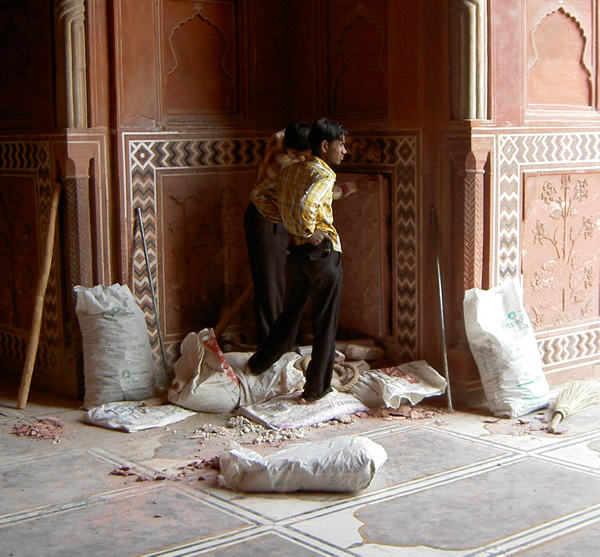 �������