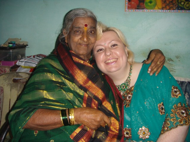 я и бабушка моей индийской мамы