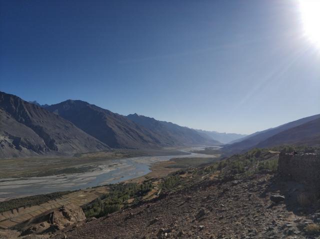 За этими горами высотой 7500м Афган, Пакистан