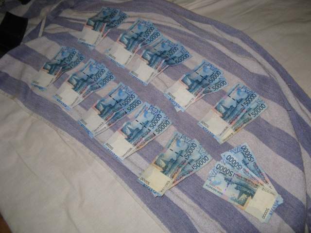  150 000 .      %-)))