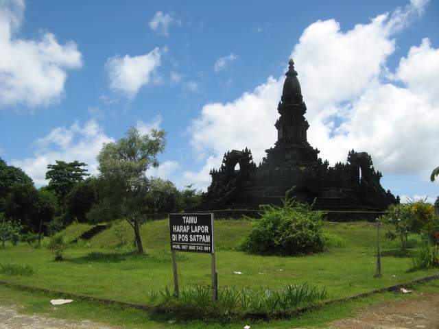 Monumen Taman Mumbul