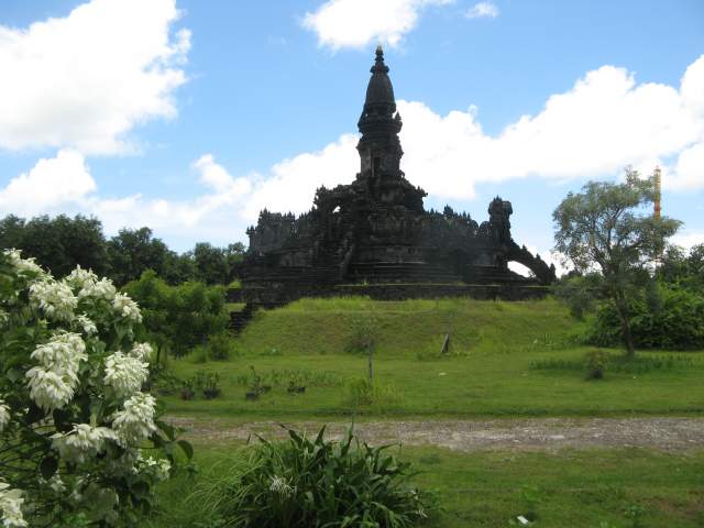 Monumen Taman Mumbul