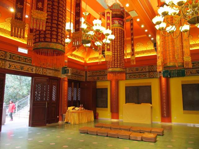 Монастырь Po Lin Монастырь Po Lin