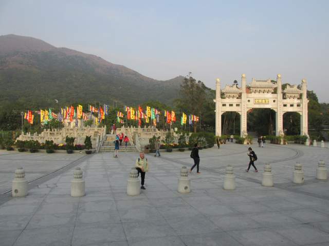 ...и вернулся назад на Площадь ...и вернулся назад на Площадь