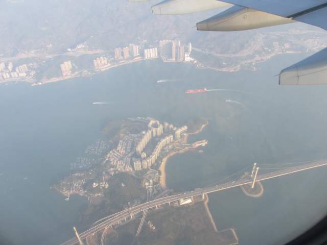 Островок между Коулуном и Лантау Островок между Коулуном и Лантау