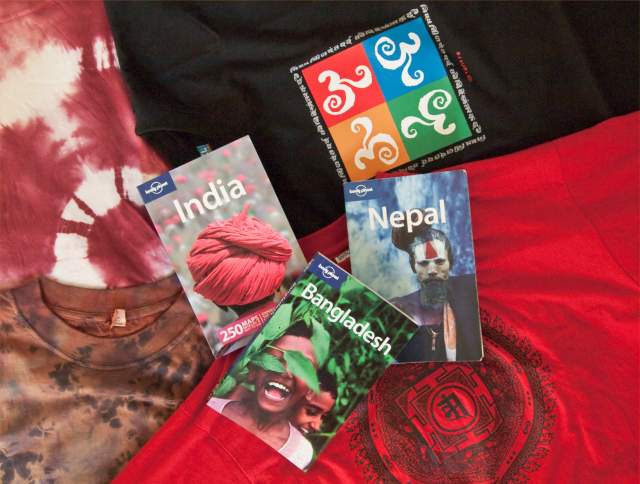 Затаривание правильными и нужными книгами, Катманду, 2009. Затаривание правильными и нужными книгами, Катманду, 2009.