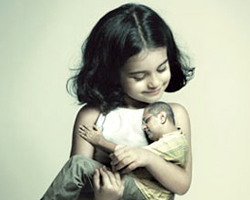 Реклама IAPA: большие дети и маленькие взрослые
