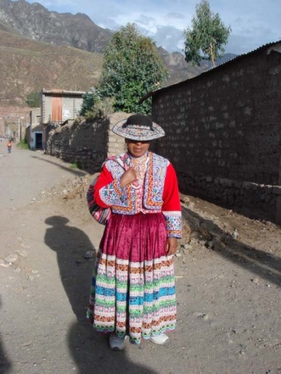 не хочет показывать лицо... не хочет показывать лицо...