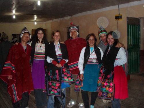 интернациональная команда бекпекеров, слева направо: Япония, Польша, Нидерланды, Франция, Великобритания, Россия интернациональная команда бекпекеров, слева направо: Япония, Польша, Нидерланды, Франция, Великобритания, Россия