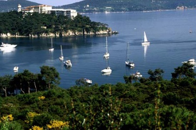 B&#252;y&#252;kada