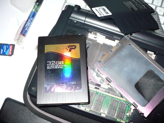 T (SSD-32GB)   ,      (HDD-160GB),   .