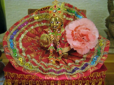 Happy birthday, dear Krishna. Happy birtyday 2U!