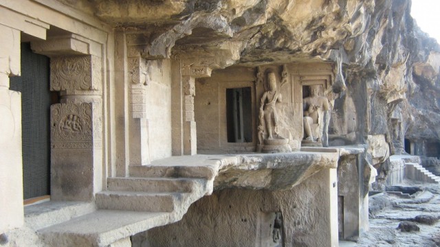 удивительные храмы выдолблены в скалах удивительные храмы выдолблены в скалах