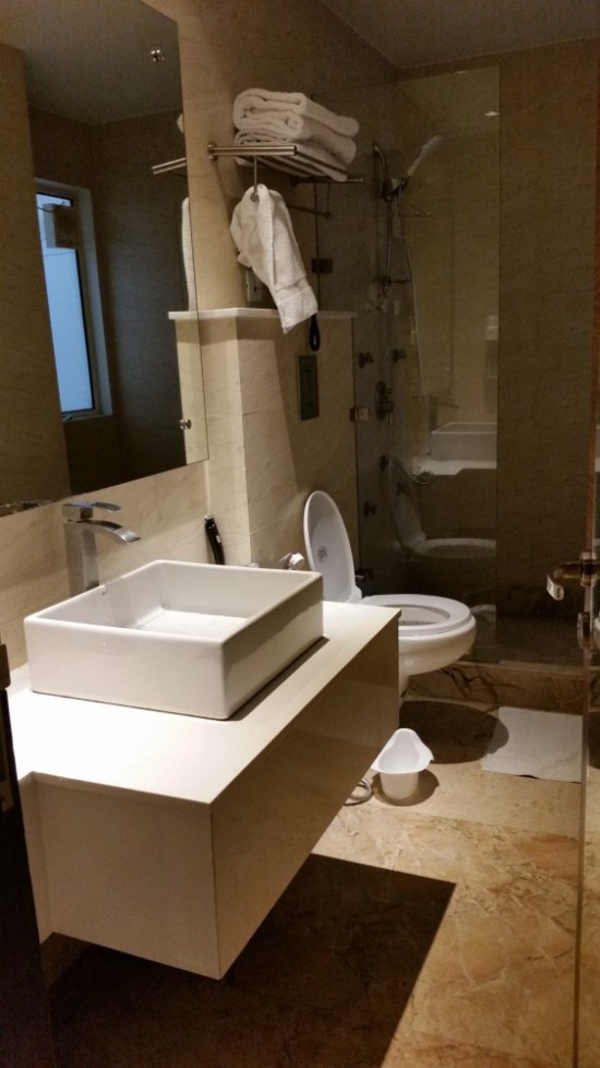 Bathroom at Ivory 32 (1)