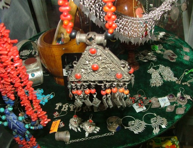 Привлек внимание серебряный перстень с афганским лазуритом Привлек внимание серебряный перстень с афганским лазуритом