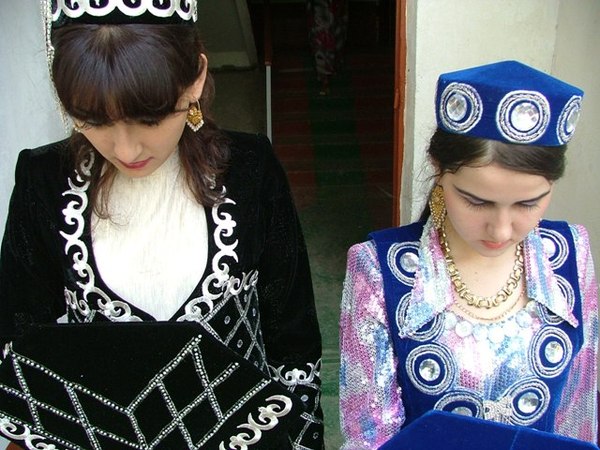 Скромность -украшение девушек Скромность -украшение девушек