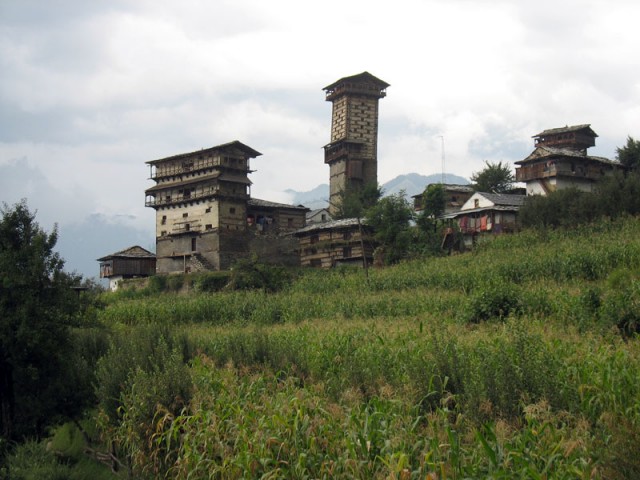 Башня форта и храм Кришны в Чаини