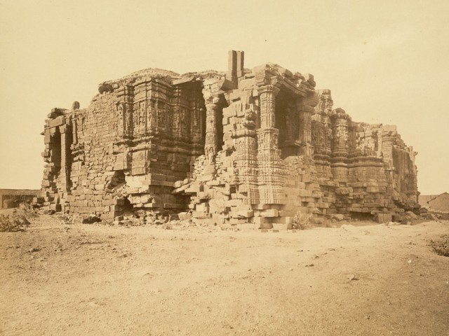 Развалины предыдущей версии храма в 1869 году