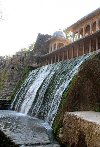 Водопадик. Любимое место для «фото на память» Водопадик. Любимое место для «фото на память»
