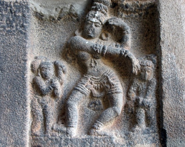 Чидамбарам. Рельеф на стене храма Натараджа
