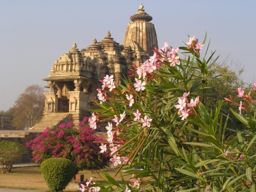 Вид на храм Кендарья