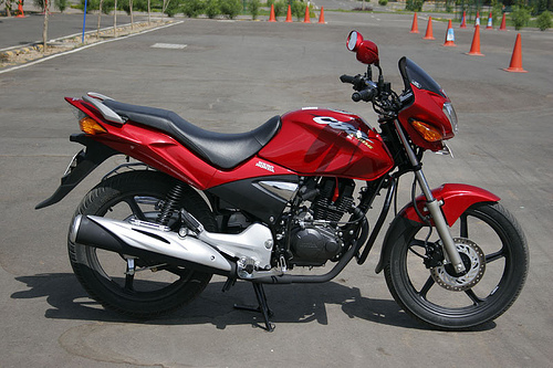 Мотоцикл Hero Honda