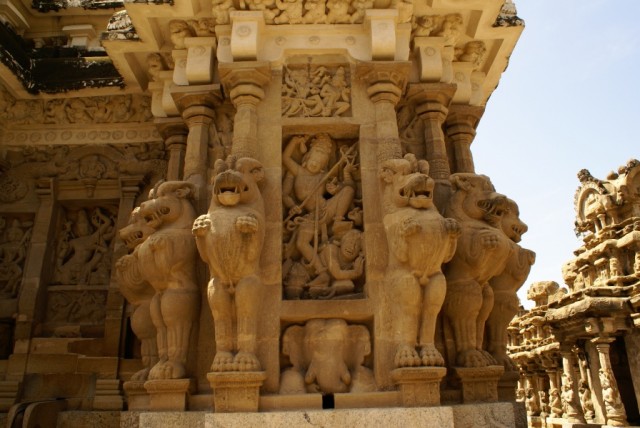 Храм Кайласнатха; Шива, побеждающий демона