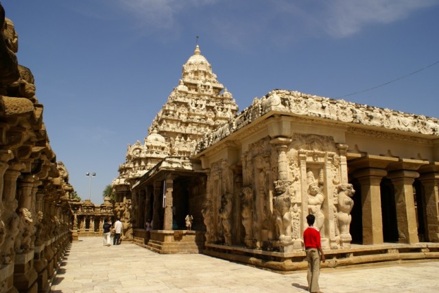 Храм Кайласнатха