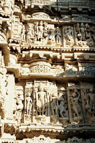 Барельеф на стенах храма Вишну Барельеф на стенах храма Вишну