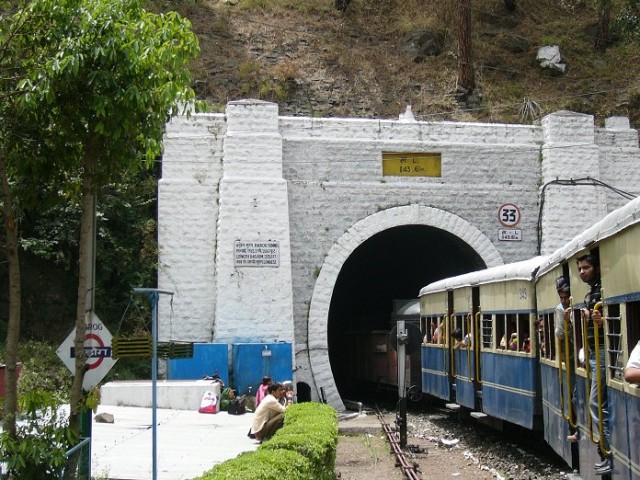 Barog Tunnel (1143.61 m)