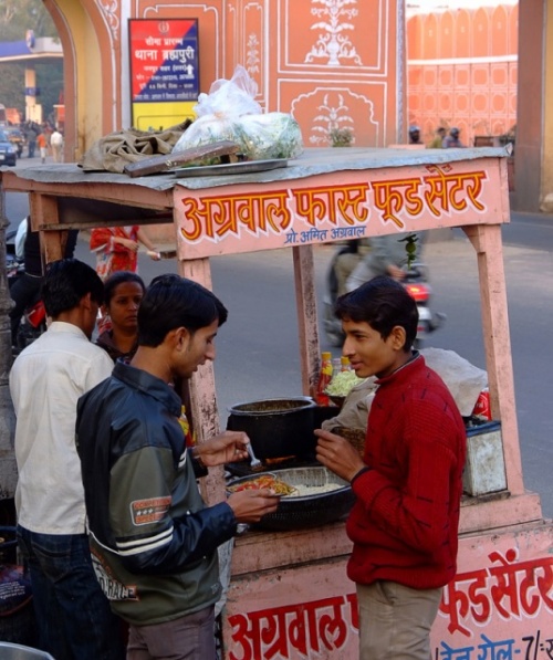 Разговор за уличной едой. Джайпур